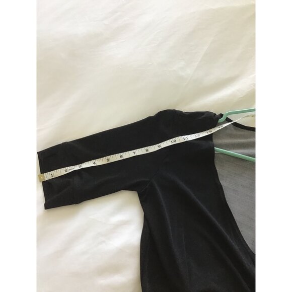 WOMENS SHORT SLEEVE V-NECK KNEE LENGHT BLACK WRAP STYLE- DRESS SIZE X-SMALL - Picture 5 of 5